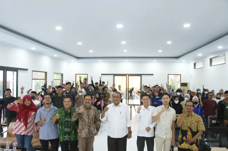 Kuliah Umum Universitas Banten Bersama Wakil Bupati Serang: Peluang & Tantangan Industri Kreatif di Provinsi Banten